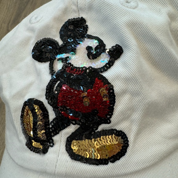 DISNEY PARKS white Baseball hat sequin Mickey Mouse twill adult - Picture 1 of 7